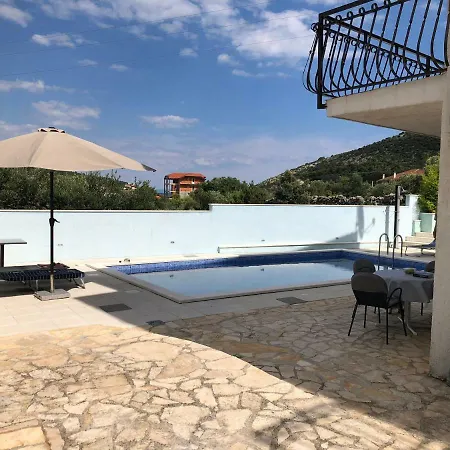 Orosnjak Apartment Vinisce