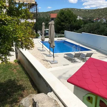 Orosnjak Apartment Vinisce